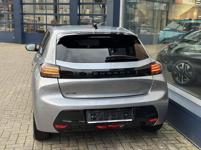 Peugeot 208 Allure 1.2 Turbo 100 PK 6-Bak | LED Koplampen | Facelift Model | Parkeersensoren Rondom | 10'' inch Touch Screen | Draadloze telefoon Navigatie via Apple Car play/ Android Auto | Cruise Control | Rijbaan Bewaking | Stuurwiel Bediening | Half Lederen Bekl
