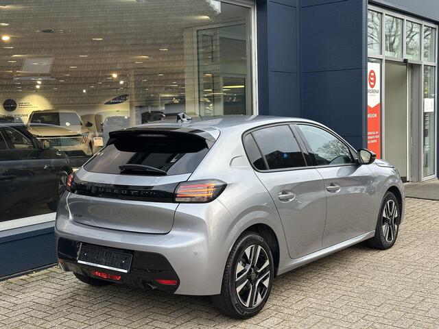Peugeot 208 Allure 1.2 Turbo 100 PK 6-Bak | LED Koplampen | Facelift Model | Parkeersensoren Rondom | 10'' inch Touch Screen | Draadloze telefoon Navigatie via Apple Car play/ Android Auto | Cruise Control | Rijbaan Bewaking | Stuurwiel Bediening | Half Lederen Bekl