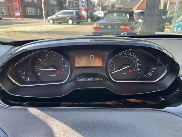 Peugeot 208 1.2 PureTech Blue Lion Complete uitvoering, goed onderhouden. Navigatie, PDC, telefoonvoorbereiding etc.