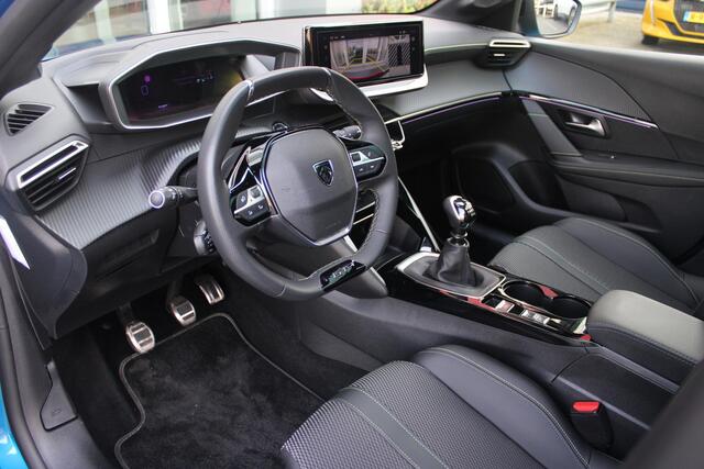 Peugeot 208 1.2 100PK GT | PANORAMA DAK | KEYLESS ENTRY/START | DRAADLOZE APPLE CARPLAY/ANDROID AUTO | CAMERA VOOR + ACHTER | DRAADLOZE TELEFOONLADER | 17" LICHTEMTALEN VELGEN | FULL LED KOPLAMPEN | DODEHOEK DETECTIE | PARKEERSENSOREN VOOR + ACHTER | CRUISE CONTROL |