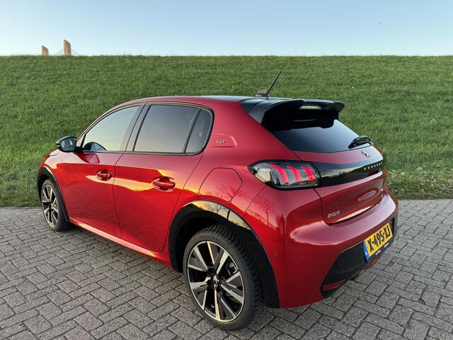 Peugeot 208 1.2 PureTech GT Pack Massagestoel | Stoelverwarming |Pano | Camera | Apple Carplay