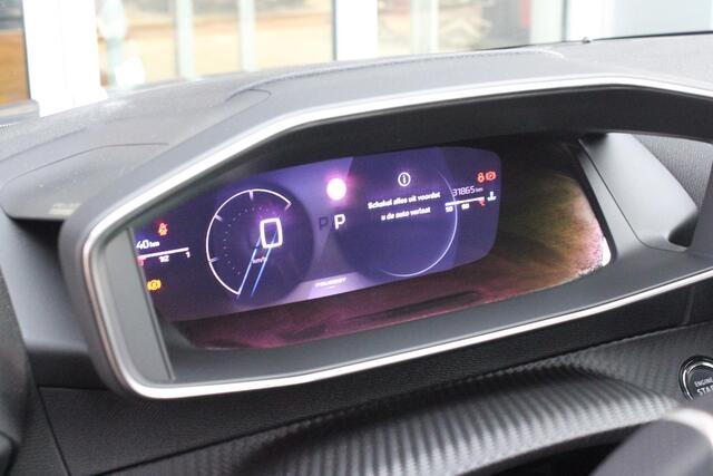 Peugeot 208 Hybrid 145PK e-DCS6 GT PACK | ELEKTRISCH VERSTELBARE BESTUURDERSSTOEL MET MASSAGE FUNCTIE | CAMERA VOOR + ACHTER | ALCANTARA BEKLEDING | DODEHOEK DETECTIE | ADAPTIVE CRUISE CONTROL | NAVIGATIE | DRAADLOZE APPLE CARPLAY/ANDROID AURO | PANORAMA DAK | ZWART 