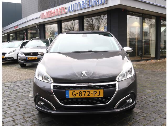 Peugeot 208 110 Pk * AUTOMAAT * Signature uitvoering * Airco * Navigatie * Trekhaak * Dab Radio * Cruise Control * Vingerhoets; Vierde generatie Eersteklas Service !