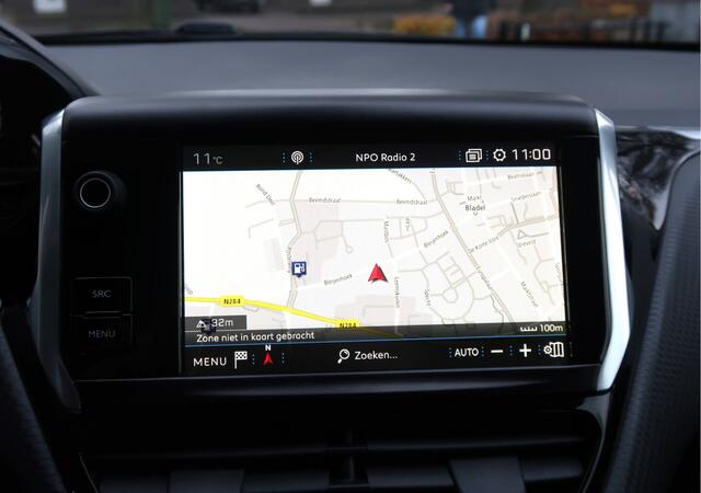 Peugeot 208 110 Pk * AUTOMAAT * Signature uitvoering * Airco * Navigatie * Trekhaak * Dab Radio * Cruise Control * Vingerhoets; Vierde generatie Eersteklas Service !
