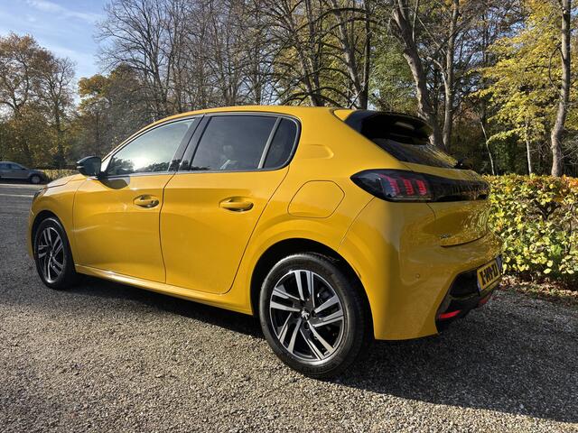 Peugeot 208 1.2 PureTech Allure / Apple Carplay-Android / Camera / Stoelverwarming