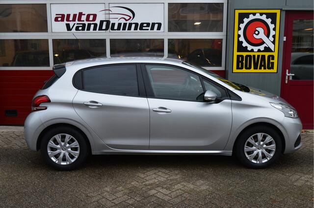 Peugeot 208 1.2 PureTech Active O.a: PDC, Clima, Navi, Cruise, Carplay, DAB, Etc. All-in prijs!
