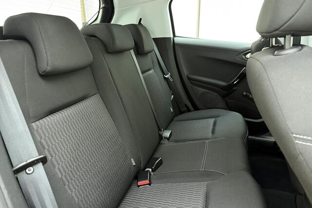 Peugeot 208 1.2 PureTech Active |Navigatie | parkeersensoren | Cruise control | Armsteun