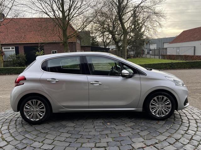 Peugeot 208 1.2 PureTech Allure | 16" LMV | PDC | Navi | BT | Volledig onderh. | Rijklaarprijs