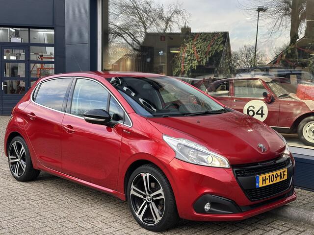 Peugeot 208 1.2 Turbo 110 PK GT-Line 6-Bak | 1e Eigenaar Volledig Dealer Onderhouden | Sportieve GT Uitvoering | Navigatie | Parkeercamera | 17" Lichtmetalen Velgen | Cruise Control | Climate Control | Apple Carplay & Android Auto | Parkeersensoren | Half Lederen Bek