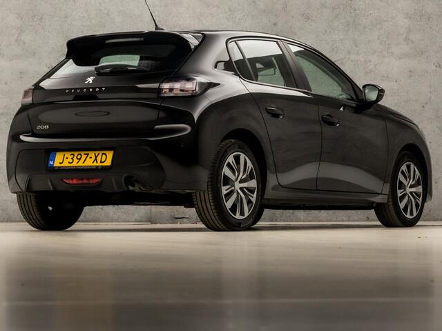 Peugeot 208 1.2 PureTech Sport Automaat (APPLE CARPLAY, GROOT NAVI, PARKEERSENSOREN, SPORTSTOELEN, LED KOPLAMPEN, CRUISE, DAB+, NIEUWSTAAT)