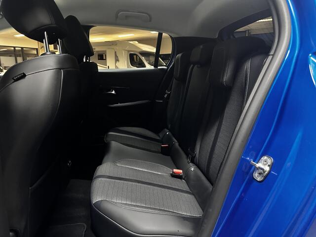 Peugeot 208 1.2 PureTech Allure /LED Koplampen /Camera /Apple + Android /DAB+! /Navi /Climat /Cruise /Elek. pakket /Bluetooth /Multi. LEDER Stuur /16"LMV /PDC /Extra getint glas /LED Dagrijverl.