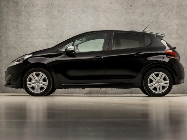 Peugeot 208 1.2 PureTech Sport (APPLE CARPLAY, NAVIGATIE, LM VELGEN, GETINT GLAS, SPORTSTOELEN, CRUISE, PARKEERSENSOREN, NIEUWSTAAT)
