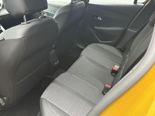 Peugeot 208 1.2 PureTech Allure Automaat, Camera, Groot-Navigatie, Digital Dash