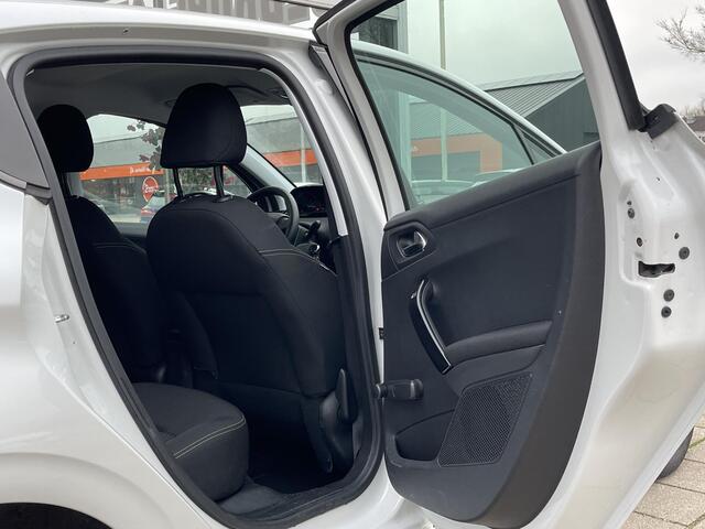 Peugeot 208 1.2 PureTech Blue Lion /Cruise/Airco/Parkeer sens./Navi/2016/
