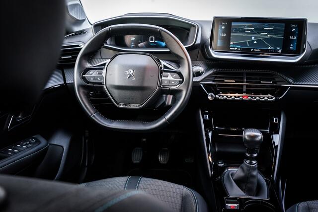 Peugeot 208 1.2 101PK Allure | 3D-I-Cockpit | Cruise | Navi | 6 Bak | | 16 INCH LMV | Keyless start | Rijstrooksensor met correctie |