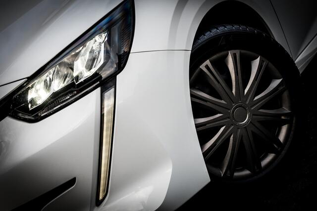 Peugeot 208 1.2 101PK Allure | 3D-I-Cockpit | Cruise | Navi | 6 Bak | | 16 INCH LMV | Keyless start | Rijstrooksensor met correctie |