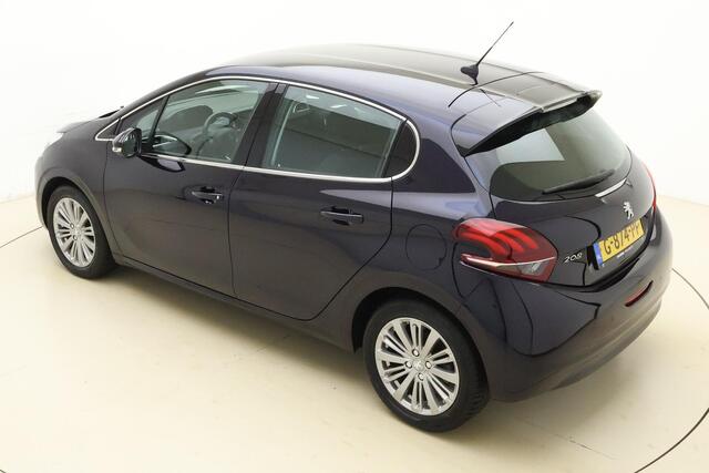 Peugeot 208 1.2T Blue Lease Allure 110pk | Navigatie | Climate Control | Parkeersensoren achter | 16'' LM Velgen | Cruise Control | Elektrische ramen voor & achter | Slechts 38.706 km!