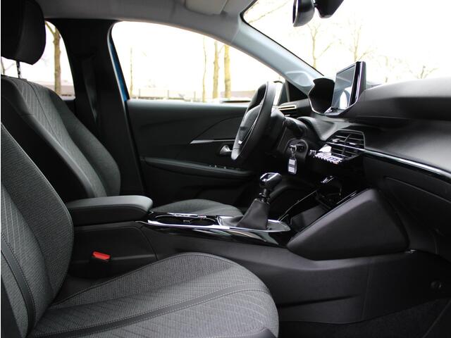 Peugeot 208 1.2 PureTech 100 Allure | Navi / Camera / Climate