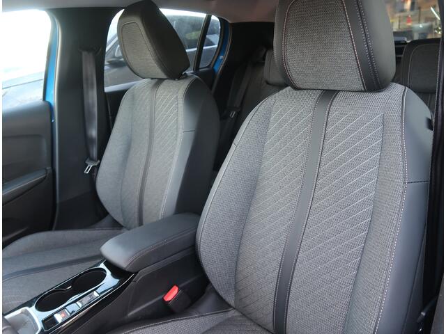 Peugeot 208 100 Pk Benzine * Allure * * Lichtmetalen Velgen * Dab Radio * Apple Carplay / Android Auto * Climate & Cruise Control * Parkeersensoren * Vingerhoets; Vierde generatie Eersteklas Service !