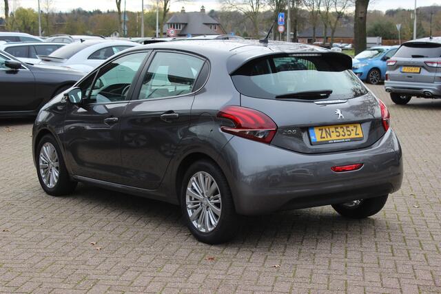 Peugeot 208 1.2 PureTech Signature 64.665 km! Navigatie / Parkeerhulp achter / 16'' / DAB / Bluetooth / Cruise Control