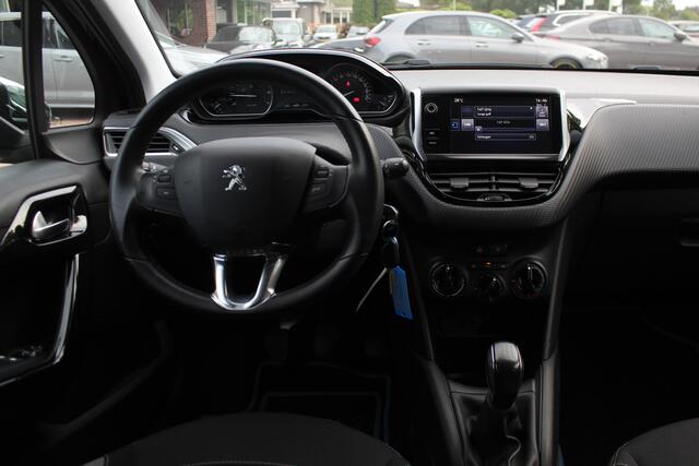 Peugeot 208 1.2 PureTech Signature 64.665 km! Navigatie / Parkeerhulp achter / 16'' / DAB / Bluetooth / Cruise Control