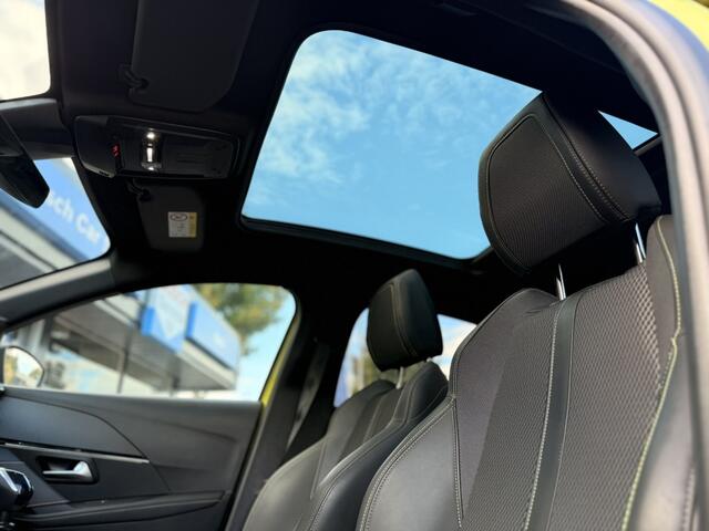 Peugeot 208 1.2 PT 100PK GT | Panoramadak | Keyless | Navi | Camera