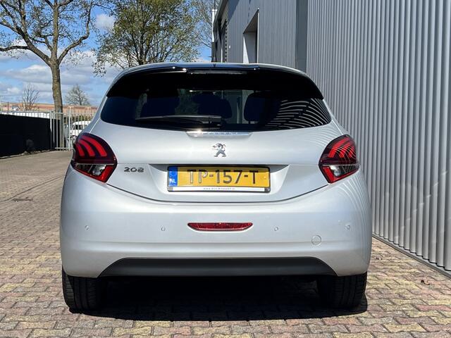 Peugeot 208 1.2 PureTech Allure | Navigatie | Climate Control | LM Velgen