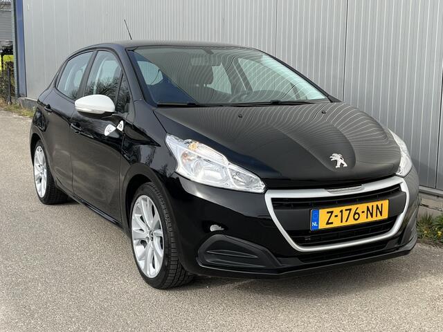 Peugeot 208 1.2 Like, lage km.stand, Carplay/Android, nieuwstaat