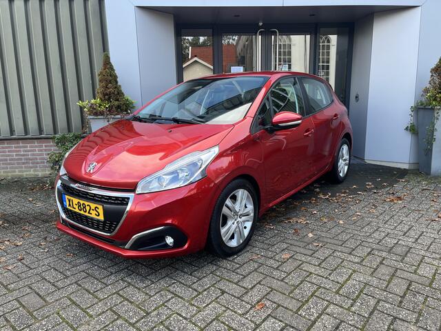 Peugeot 208 1.2 PureTech Signature 83 pk | Airco | Cruise control | Parkeersensoren | Navigatie | App-connect