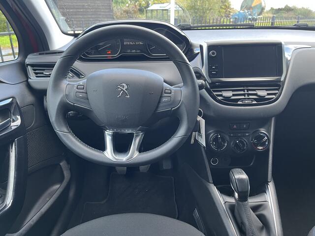 Peugeot 208 1.2 PureTech Signature 83 pk | Airco | Cruise control | Parkeersensoren | Navigatie | App-connect