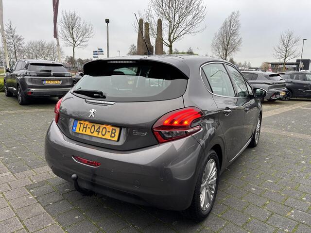 Peugeot 208 1.2 PureTech Allure | Apple carplay/Android auto | Navigatie Full map | Cruise control | Climate control | Lichtmetalen velgen 16'' | Trekhaak
