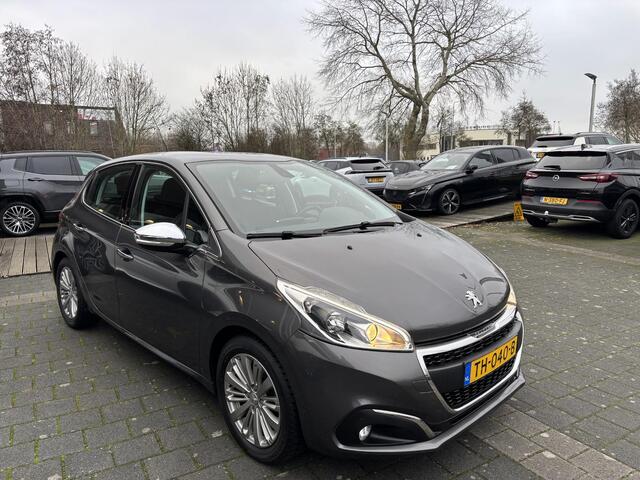 Peugeot 208 1.2 PureTech Allure | Apple carplay/Android auto | Navigatie Full map | Cruise control | Climate control | Lichtmetalen velgen 16'' | Trekhaak