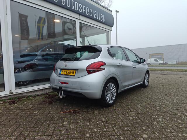 Peugeot 208 1.2 PureTech Executive | Climate | Carplay | Bluetooth |