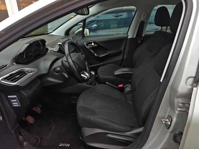 Peugeot 208 1.2 PureTech Executive | Climate | Carplay | Bluetooth |