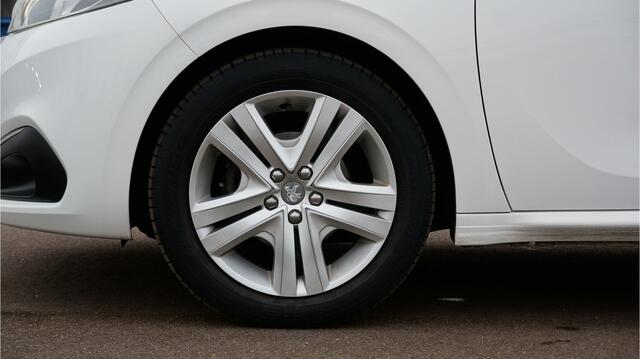 Peugeot 208 1.2 PureTech Signature rijklaar incl garantie