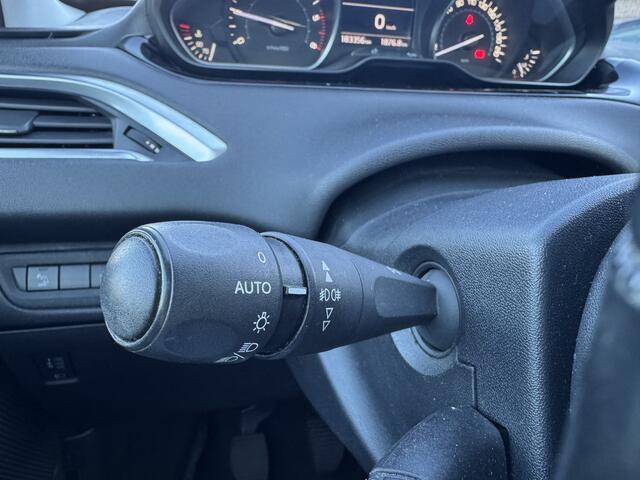 Peugeot 208 1.5 BlueHDi Allure | Navi | Camera | Cruise | Stoelverwarming | Clima |