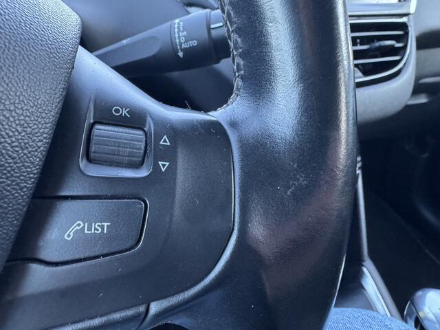 Peugeot 208 1.5 BlueHDi Allure | Navi | Camera | Cruise | Stoelverwarming | Clima |