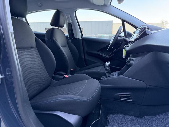 Peugeot 208 1.2 PureTech Signature Navi,Airco,Cruise,PDC,N.A.P,Dealer Onderhouden,APK tot 04-2026