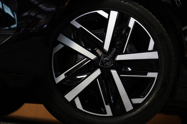 Peugeot 208 1.2 PureTech Allure AUT 1eEIGNR! CARPLAY DAB STOELVW PDC '20