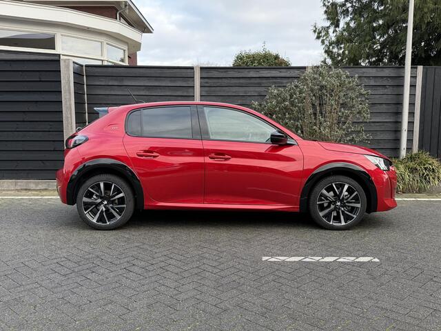 Peugeot 208 GT Pack 1.2 PureTech 100PK EAT8 Automaat Navigatie, Achteruitrijcamera, Keyless, Panoramadak, Parkeersensoren