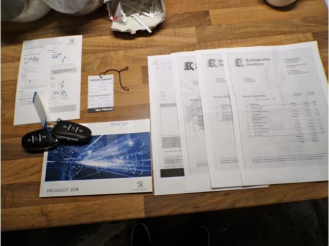 Peugeot 208 1.2 PureTech GT automaat NIEUW STAAT