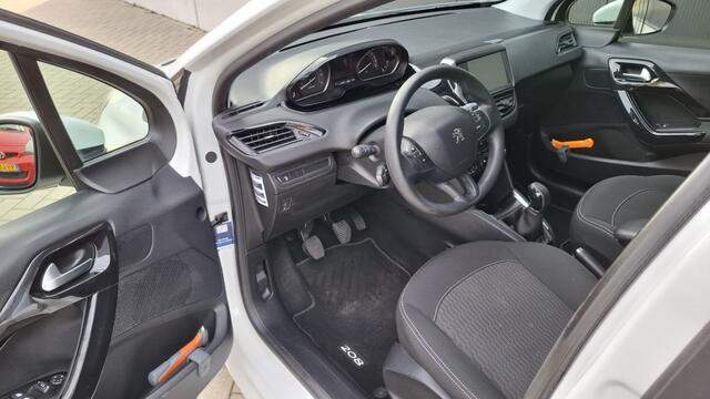 Peugeot 208 1.2 PT. Blue Lion NAP NAVI PDC CarPlay Cruise