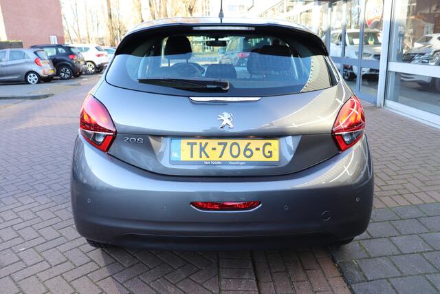 Peugeot 208 1.2 PureTech Active automaat. Lage Km stand.