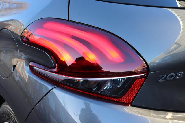 Peugeot 208 1.2 PureTech Active automaat. Lage Km stand.