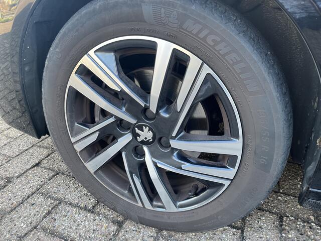 Peugeot 208 1.2 PureTech Allure Cruise Klima Applecarplay Lmv Pdc Nap