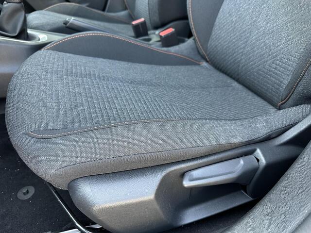 Peugeot 208 1.2 Style | Navigatie | Private Lease Vanaf ¤ 299 P/M ! | LED Verlichting | Cruise Control | Airco | Parkeersensoren | Draadloos Apple Carplay & Android Auto | Leren Stuurwiel |