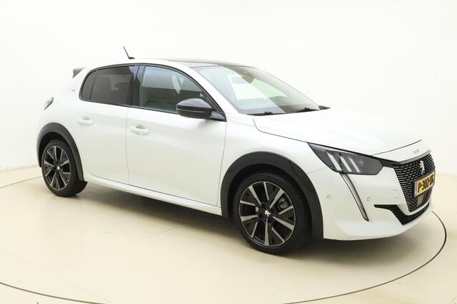 Peugeot 208 1.2 PureTech GT Pack 100 PK | Automaat | Panoramadak | Parkeersensor rondom | Alcantara bekleding | Camera | Mirror Screen | Adaptive Cruise Control | 1e eigenaar