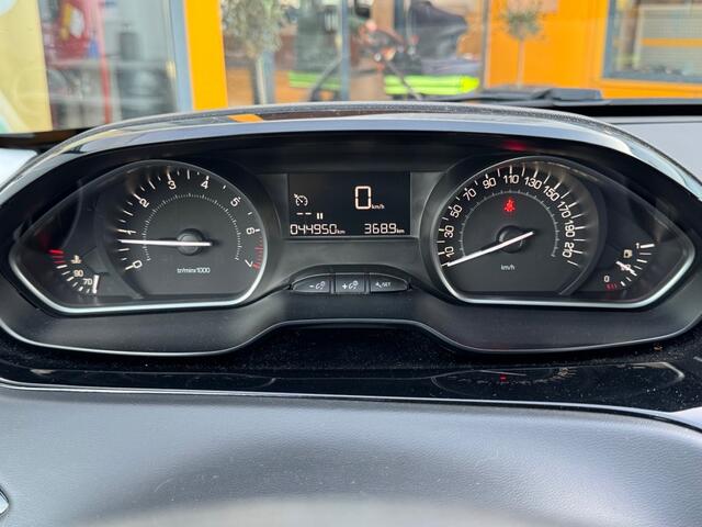 Peugeot 208 1.2 PureTech Blue Lion - Carplay - all season - trekhaak