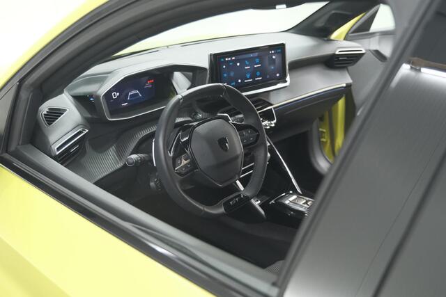 Peugeot 208 Hybrid 136 e-DCS6 GT | Camera | Apple Carplay | Parkeersensoren