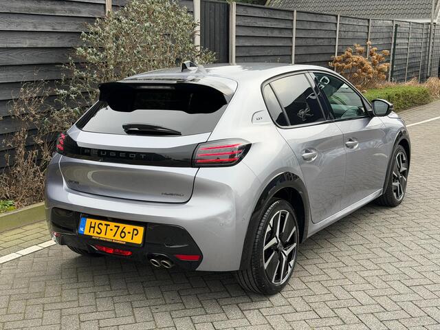 Peugeot 208 GT 1.2 Hybrid 145PK e-DCS6 Automaat Navigatie, Camera Voor & Achter, Keyless, Stoelverwarming, Parkeersensoren
